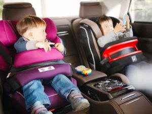 Méfiez-vous des sièges auto avec bouclier impact