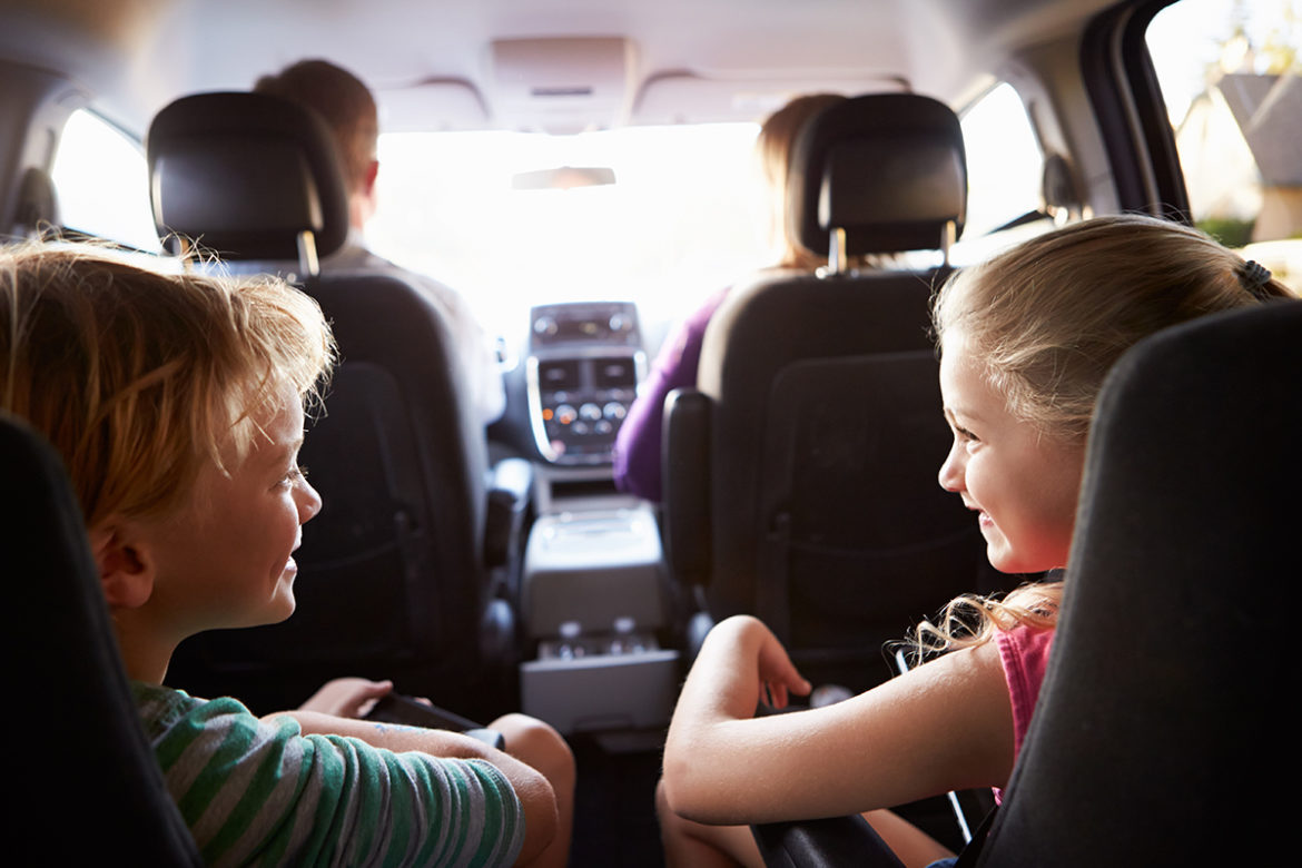 Accessoires indispensables pour des trajets en voiture avec des enfants -  Mycarsit