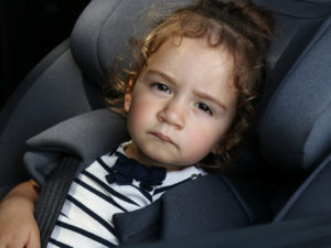 Bébé est malade en voiture : astuces pour lutter contre le mal des transports !
